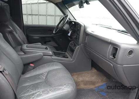 2003 Chevrolet Avalanche 1500 из США, поврежденный, VIN 3GNEC13T33G190988